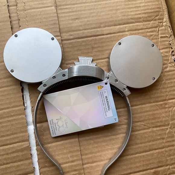 DISNEY 100 ANNAVERSARY light up ears - Picture 4 of 9